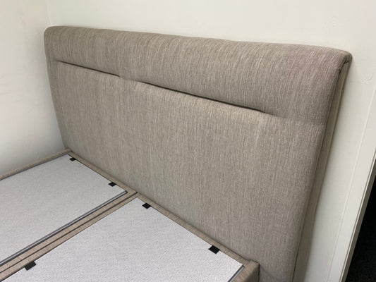 Tetra headboard